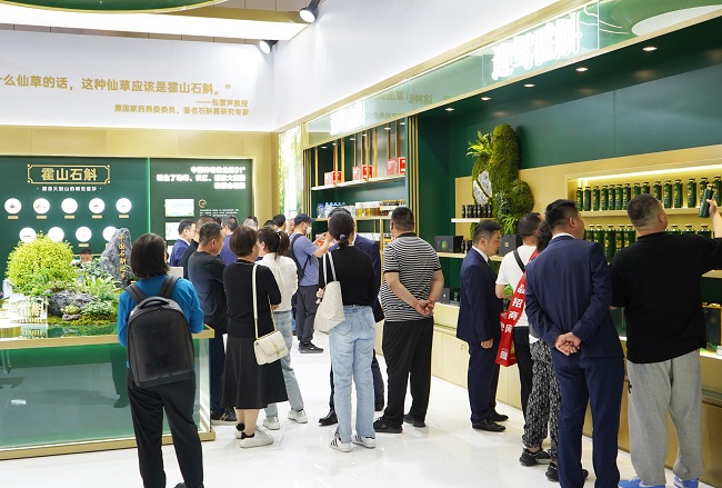 1681492018637939.jpg 44.jpg